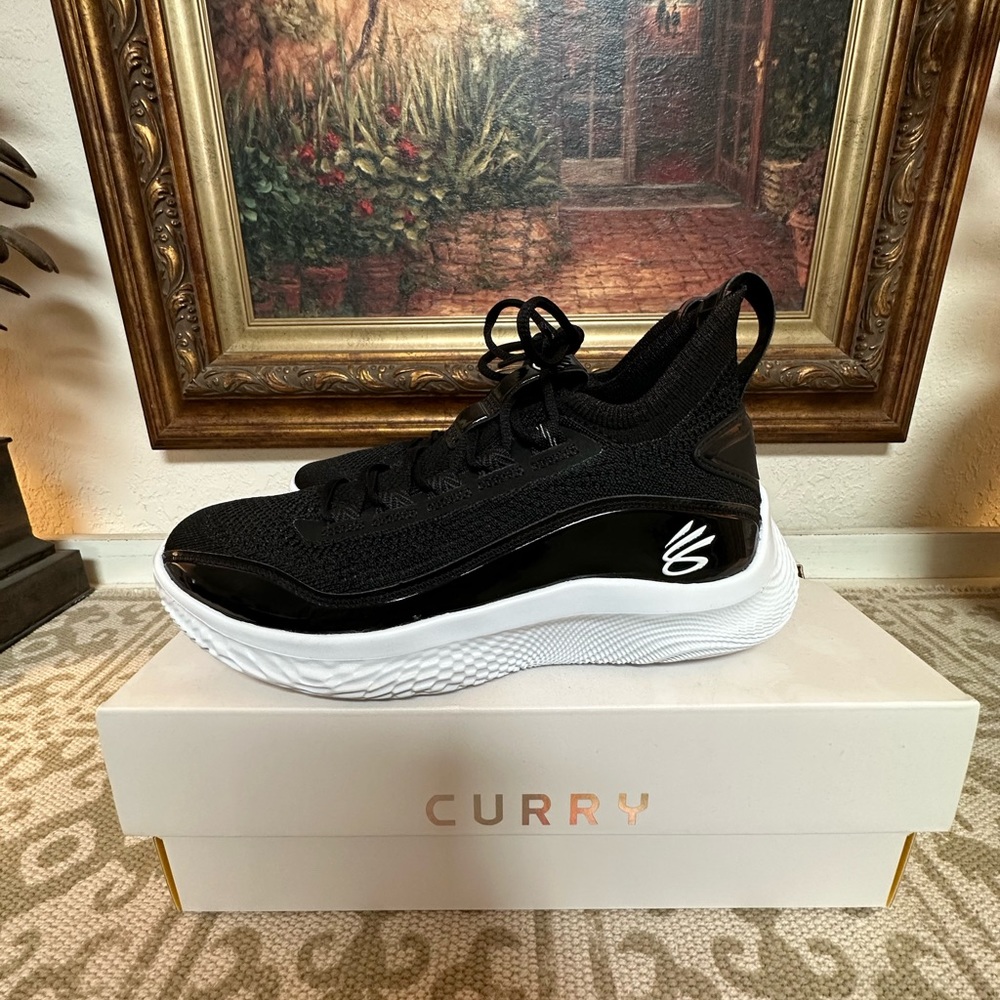 Under Armour Team Curry 8 NM unisex basketball shoes- M 8.5, W 10 - black/white